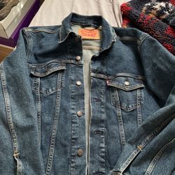 Levi’s Denim jacket Medium