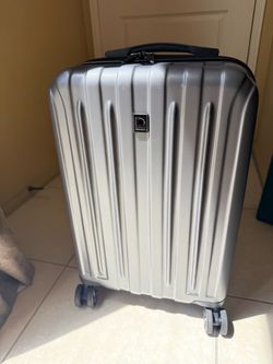 DELSEY CARRY ON LUGGAGE