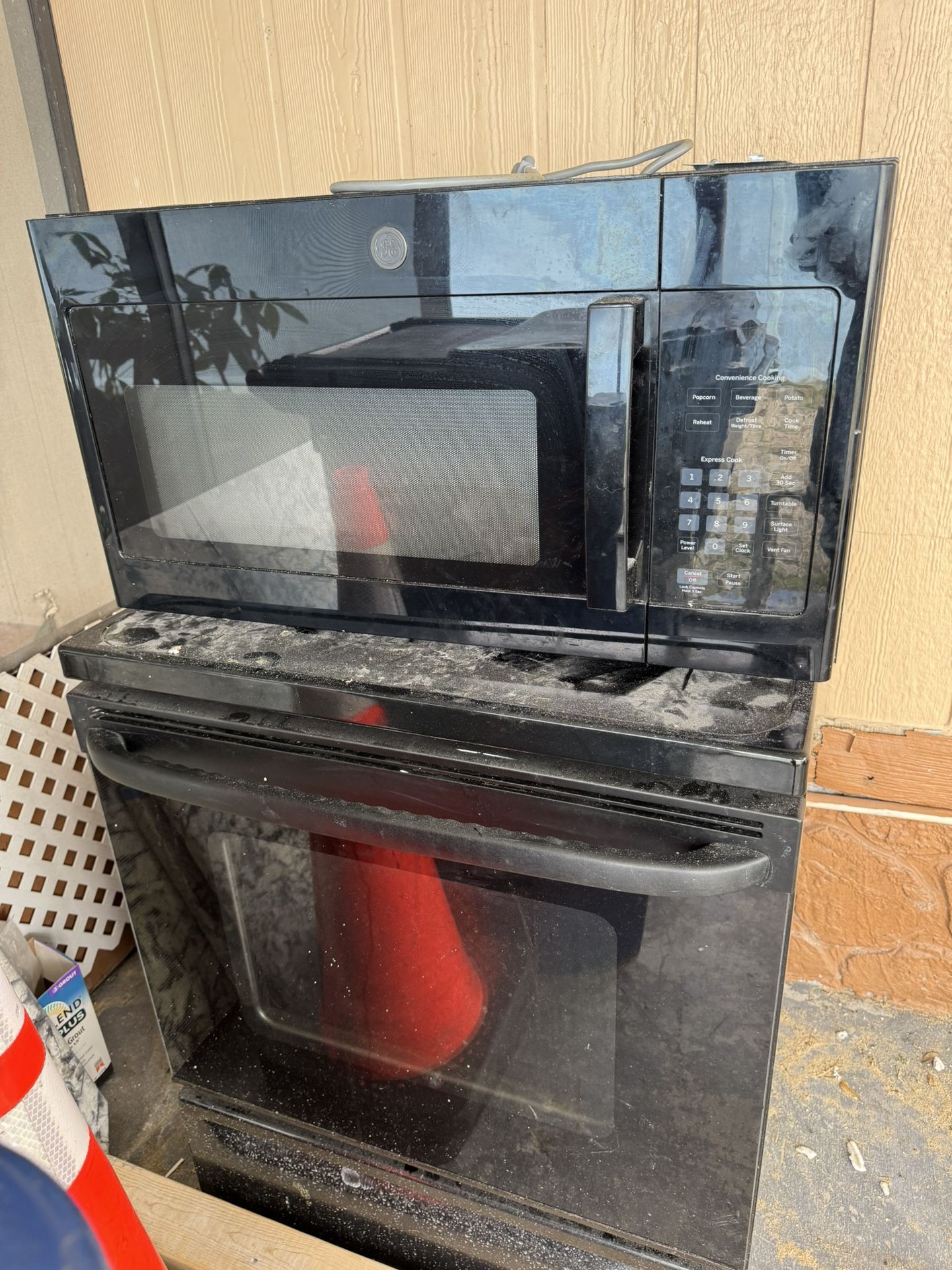 Stove & Microwave