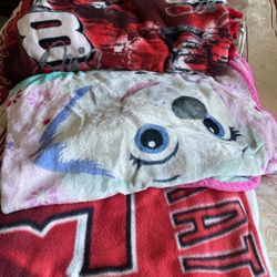 3 Blankets $20/1