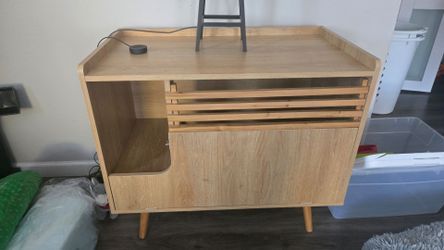 Cat litter furniture (like new)