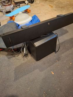 Sound bar with subwoofer