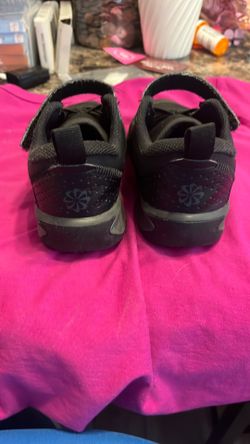 Girls black Nikes