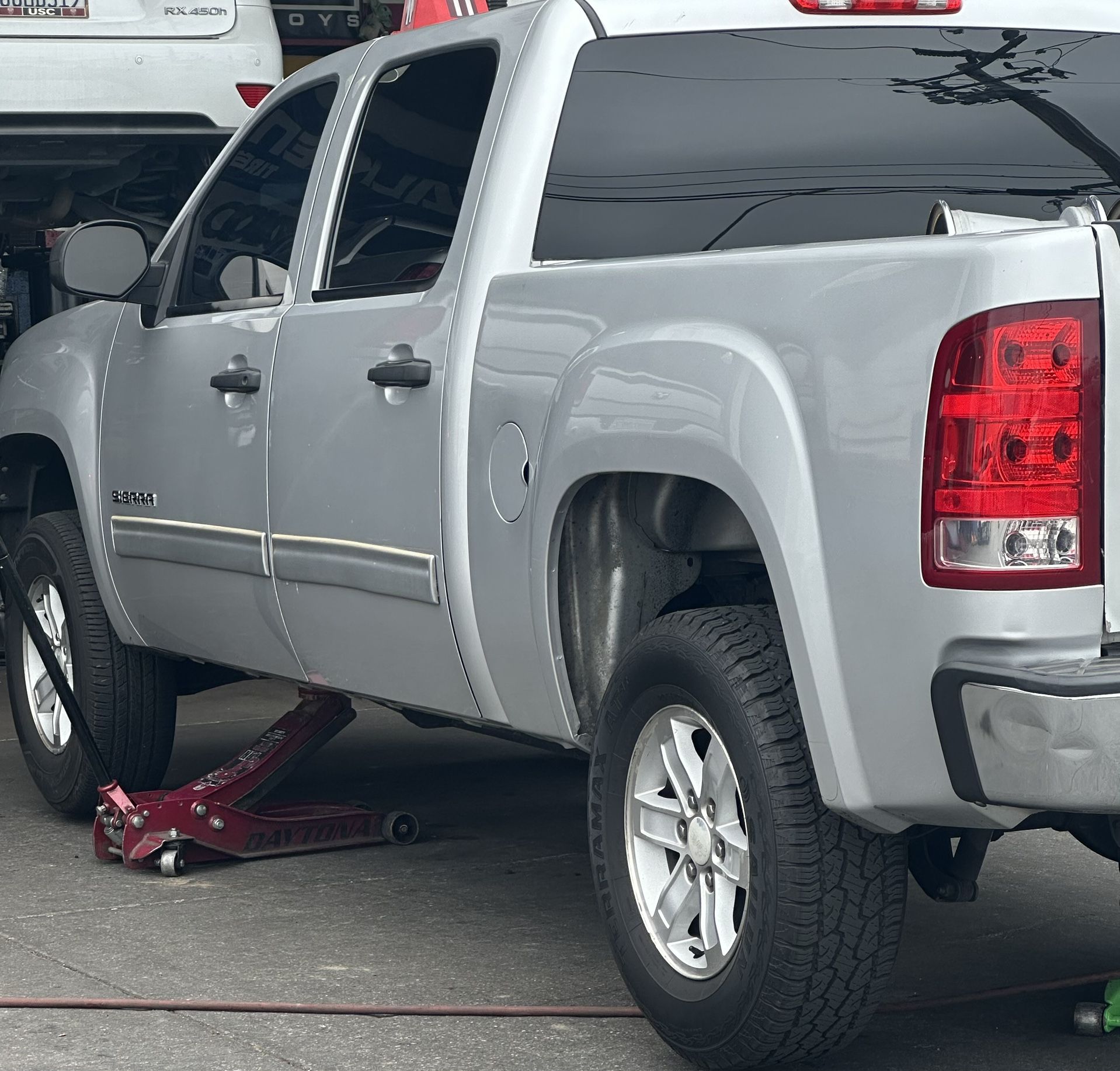 GMC Sierra 1500 Wheels And Tires 17”