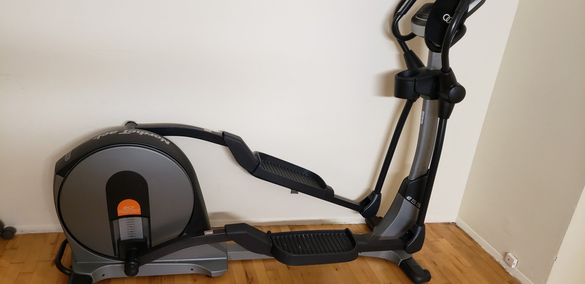 Nordictrack e 5.5 treadmill used