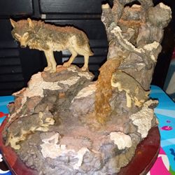 Statue Of 3 Wolfs