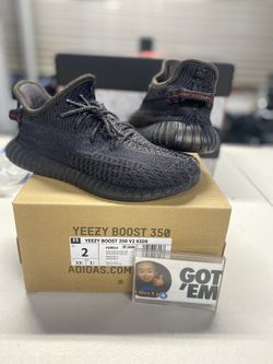 Yeezy 350 V2 - Black Sz 2 - USED RARE SIZE 