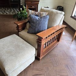 Solid Oak Living Room Set / Curio Cabinet 