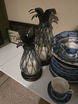 Hampton bay pineapple patio lanterns.. black