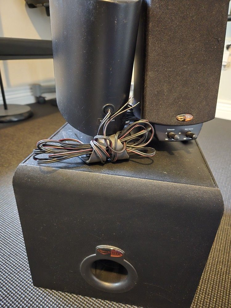 Klipsch Pro media 2.1 Speakers Subwoofer THX