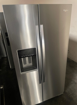 Deal: Whirlpool Stainless Side‑by‑Side w/ Ice Maker – Clean