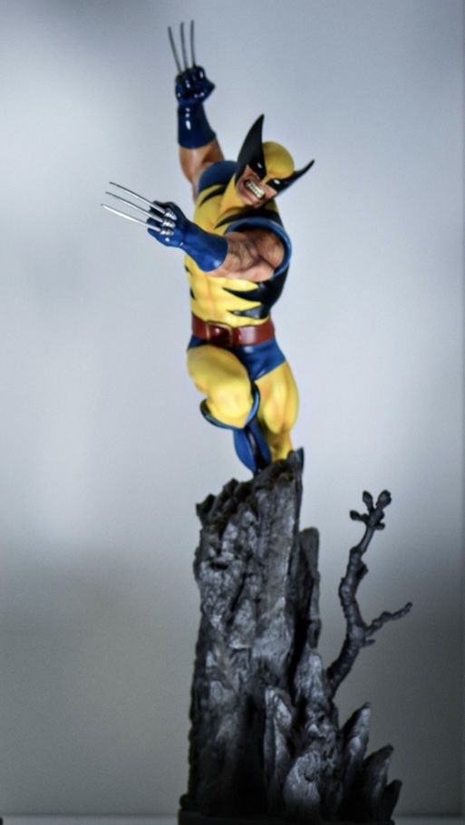 Bowen Wolverine 1/6th statue. Local pick up only. OBO