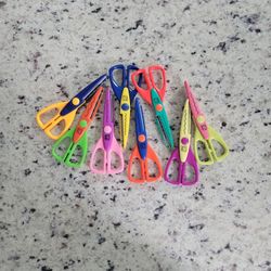 8 Scrapbooking Scissors 