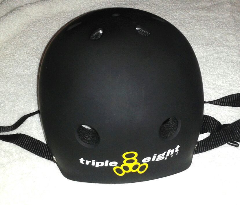 Triple 8 Brainsaver Skateboarding Black Rubber Helmet Size S/M New