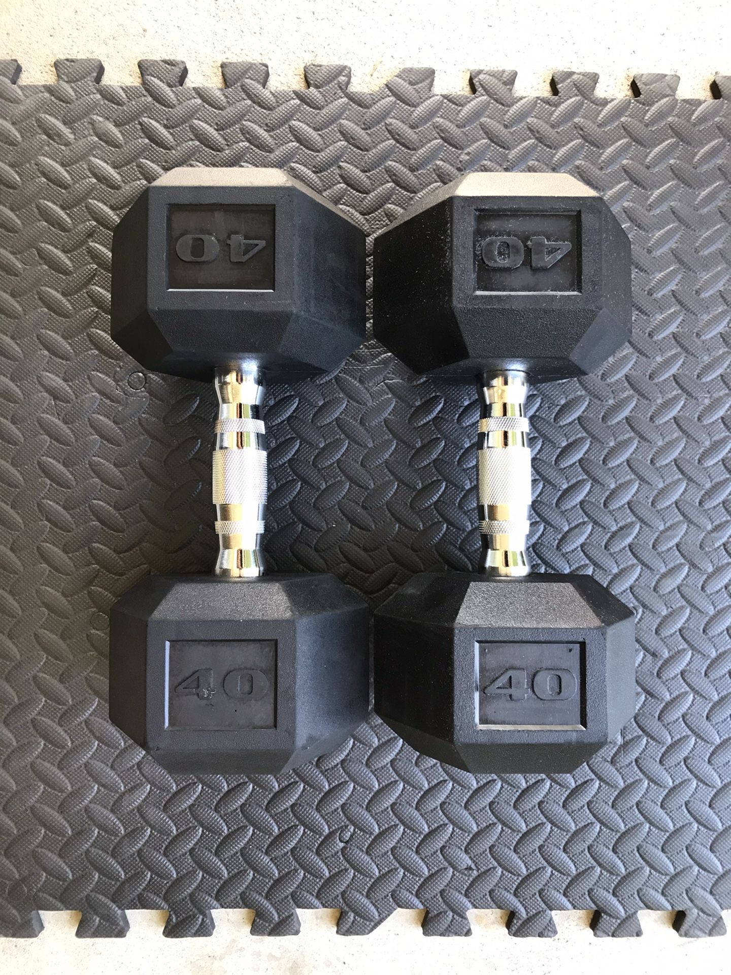 DUMBBELLS WEIGHTS RUBBER GYM CURL 40LBS BENCH DUMBELLS 40 POUNDS NEW!!