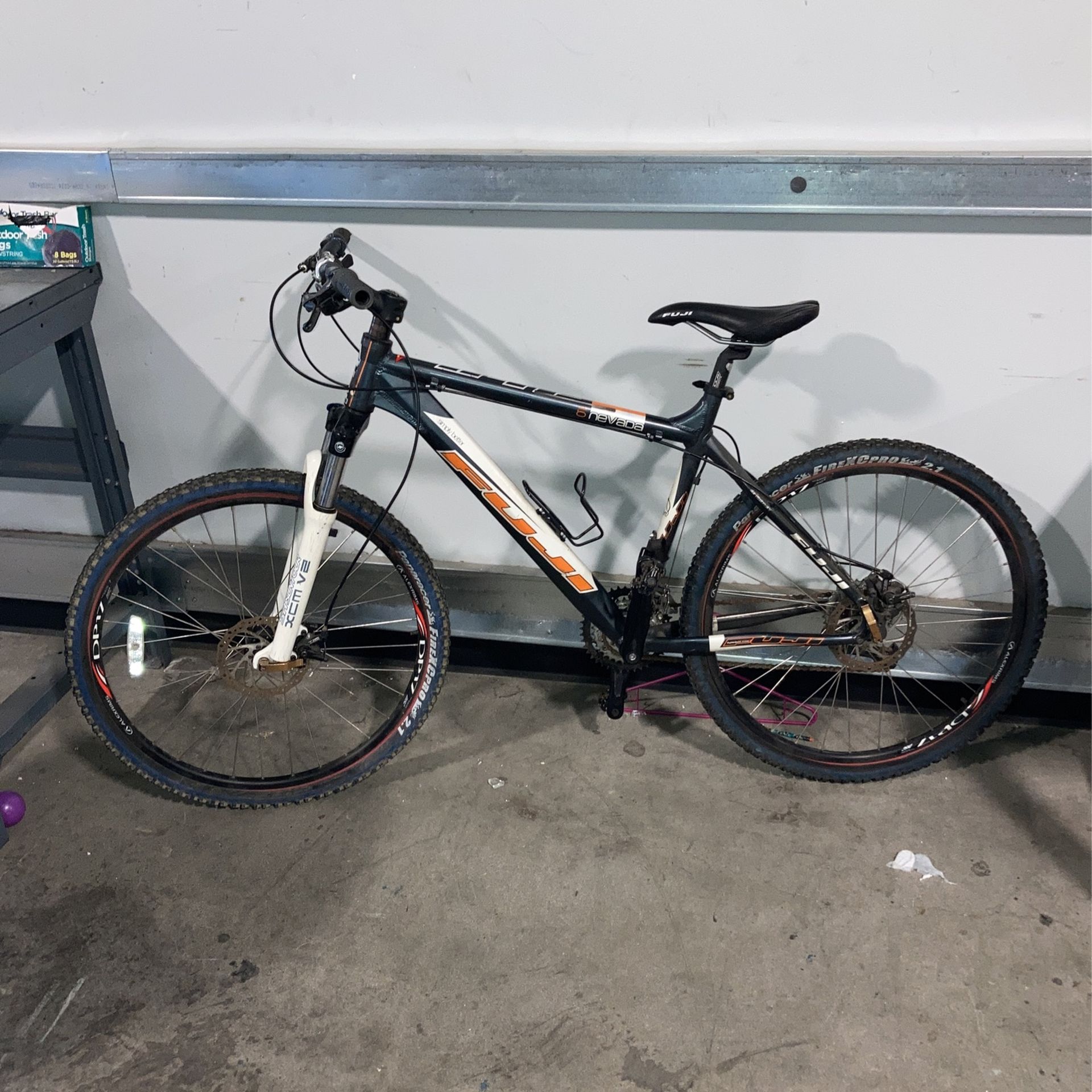 Fuji 1.0 Nevada Comp one .5 Aluminum Hardtail Cross Country Bike Shimano V Brakes