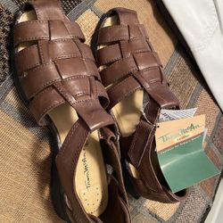 LADIES BRAND NEW SANDALS