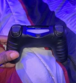 PS4 controller