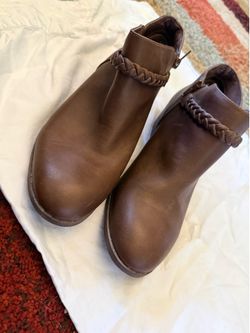 Brown metoo boots