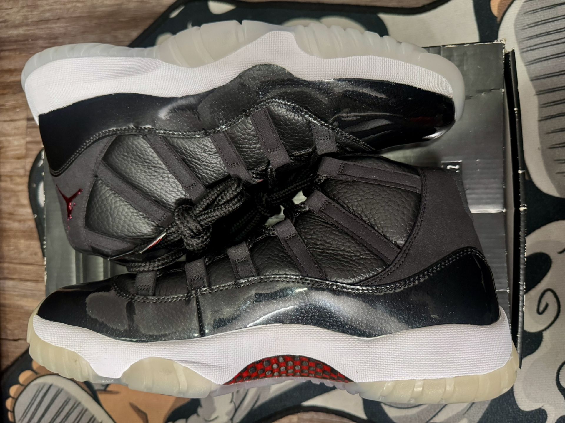Air Jordan 11 Retro 72-10 (2015) Size 10.5