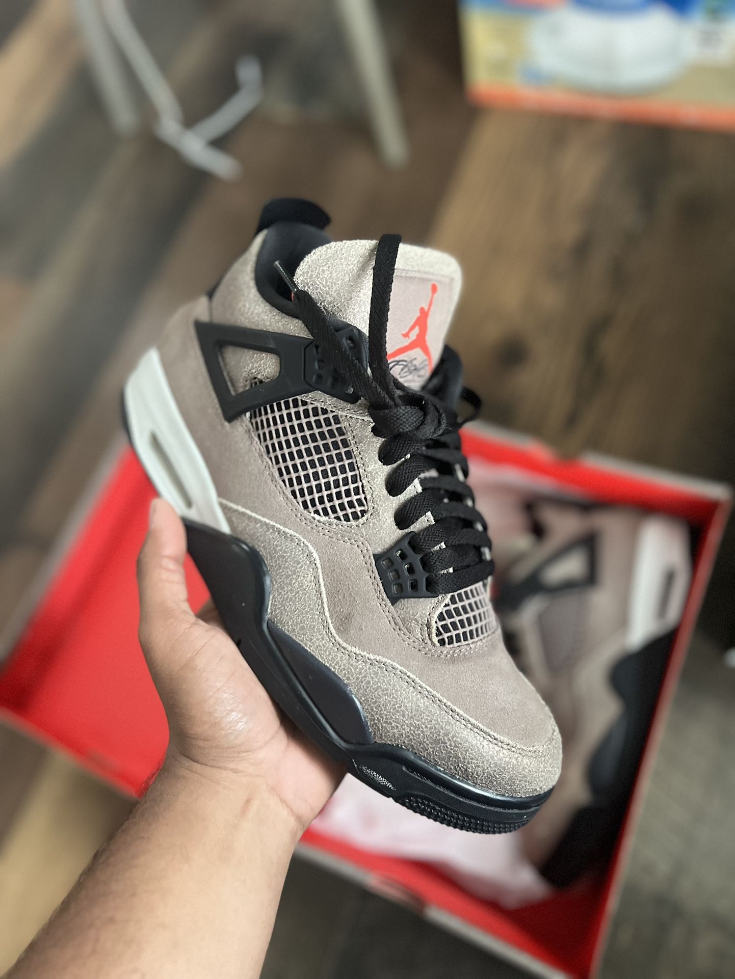 Jordan 4 Taupe Haze 
