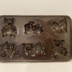 Vintage EMIG 1985 Cast Iron Teddy Bears Muffin Pan Cornbread Pan 7163