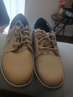 New George Shoes Never Used...size 9...