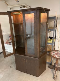 Display/storage cabinet