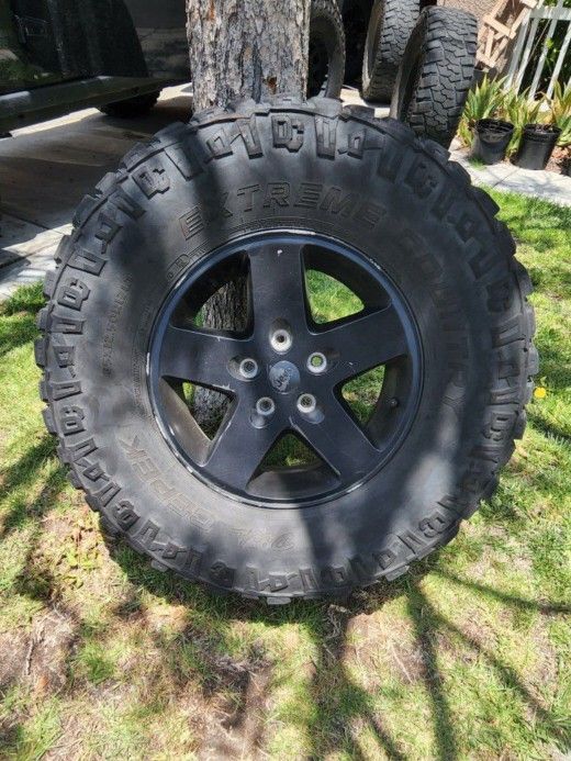 5 Tires/wheels Jeep Wrangler