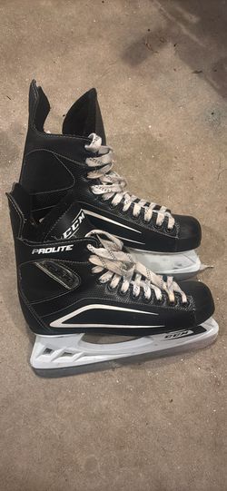 2 pairs of CCM Rapide skates size (8) and (9)