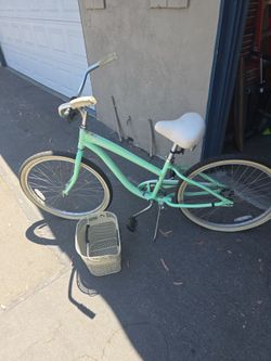 Jones Beach cruiser with broken wagon.