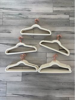 White velvet & Rose Gold Hangers