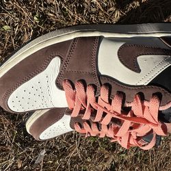 Jordn 1s brown and pink size 7.5