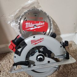 Milwaukee
M18 18V Lithium-Ion Brushless Cordless 7-1/4 in. Circular Saw (Tool-Only) with 24-Tooth Carbide Framing Blade