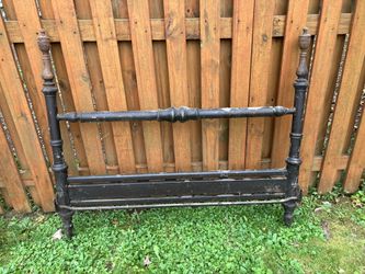 metal twin bed frame head and foot, pickup only
