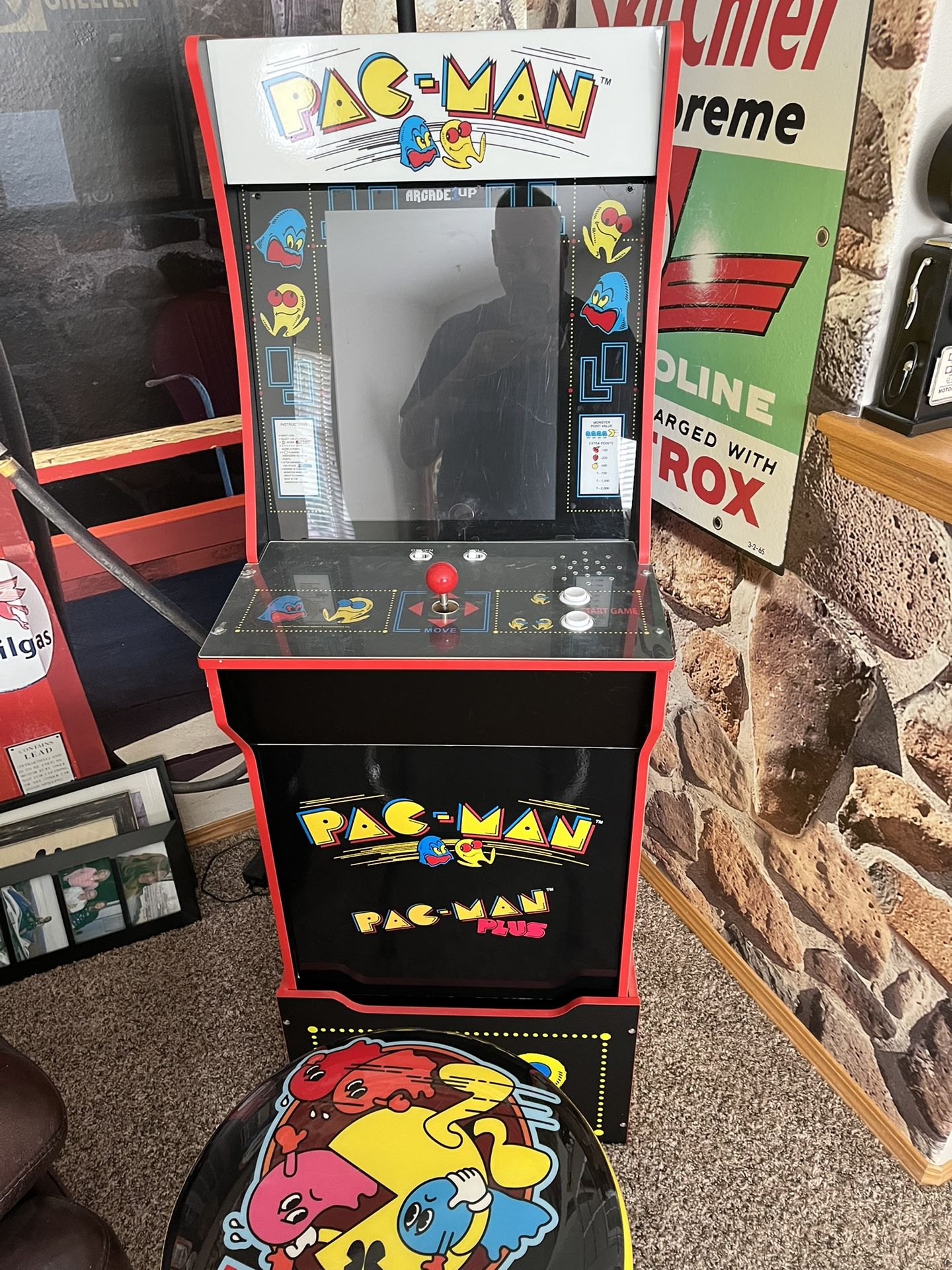 Pac-Man Arcade Machine