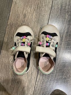 Girls shoes