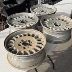 E30 Bottle Cap Rims 