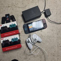 Nintendo Switch With 4 Controllers 