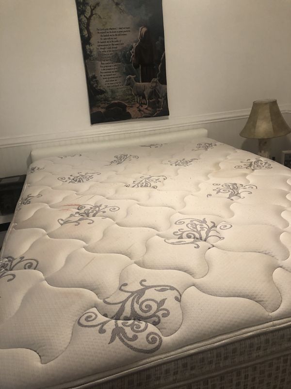 Free queen mattress for Sale in Miami, FL - OfferUp