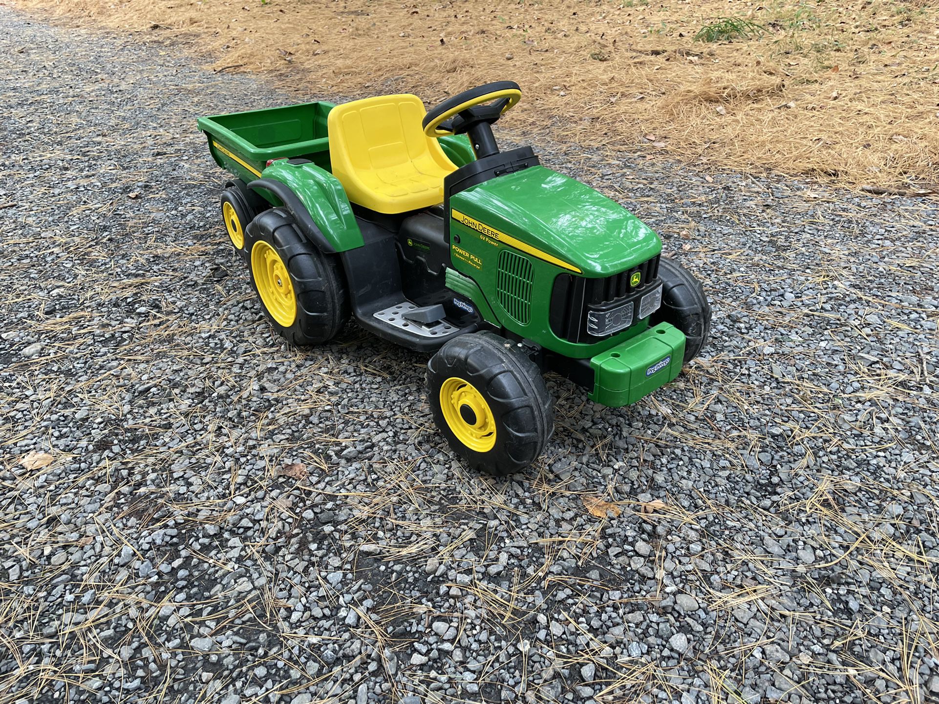 6V Electric John Deere Tractor And Cart 