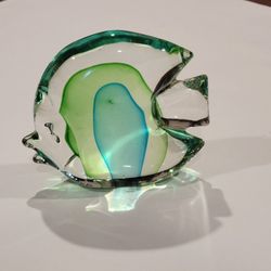 Art Blown Glass Tropical Fish Paperweight Figurine Sculpture. Pre-owned, 
perfect shape, no chips or cracks. Display item. 