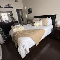 Queen Bedroom Set