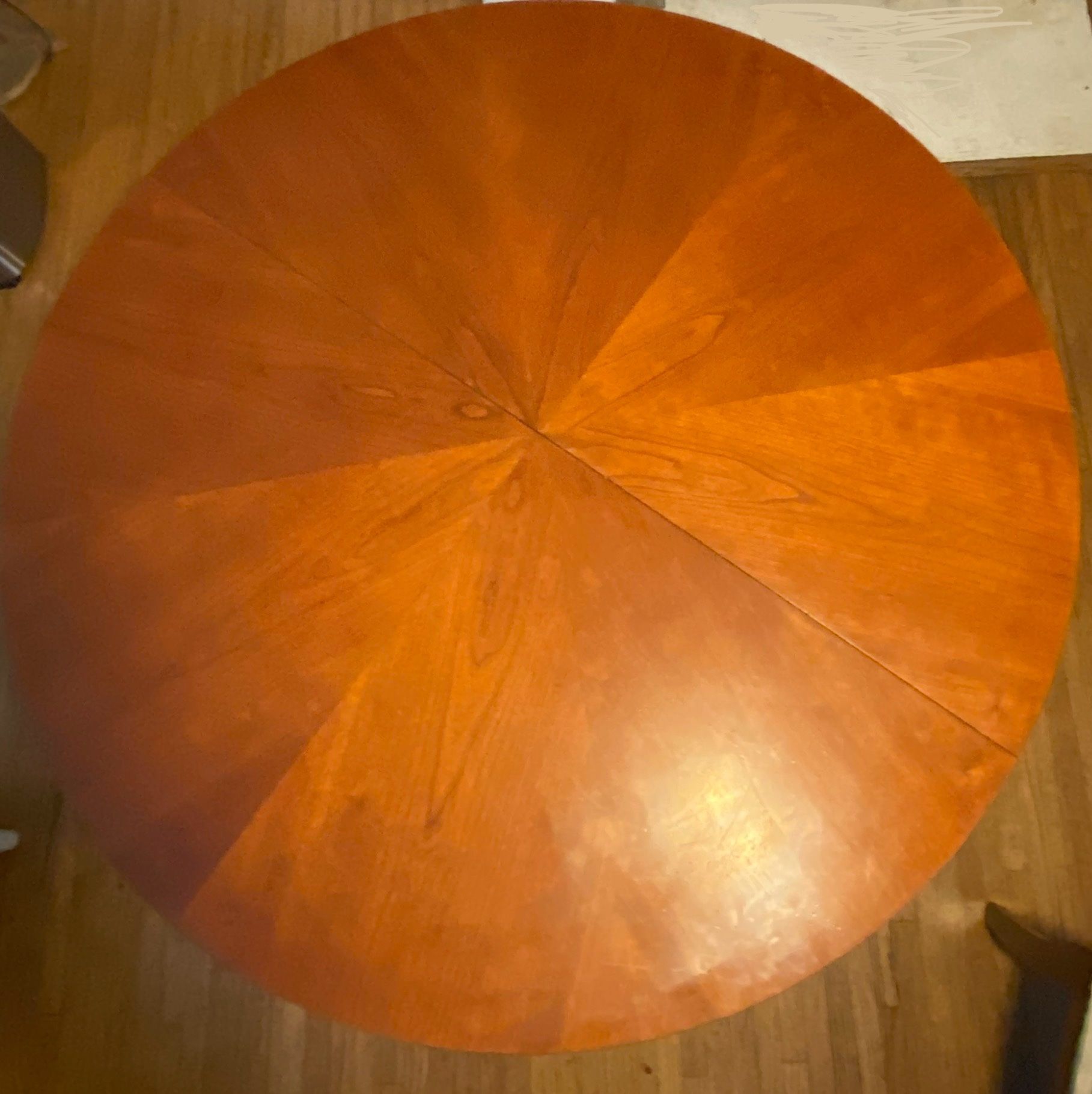 Ethan Allen Medallion Collection Solid Mahogany Round Dining Table