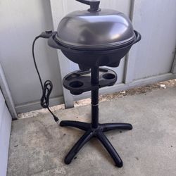 Electrical smokeless griller