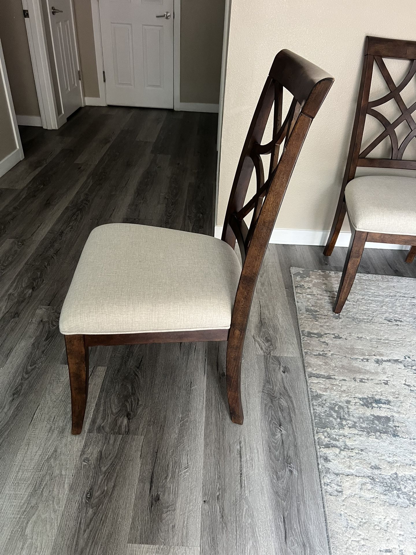 4 dining chair, excellent condition