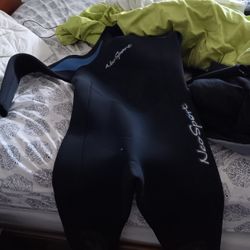 7 M Wet Suit