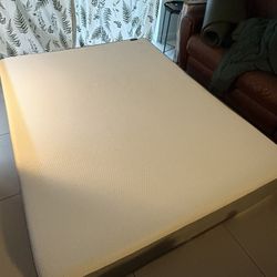 Queen sized Foam Mattress - Good Condition 
