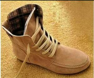 New in box boot women flat ankle