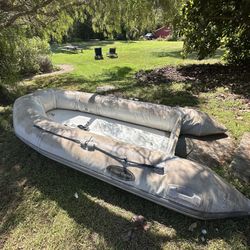 West Marine 310 Rib Dinghy 881 Pounds Rated 4 Adults 